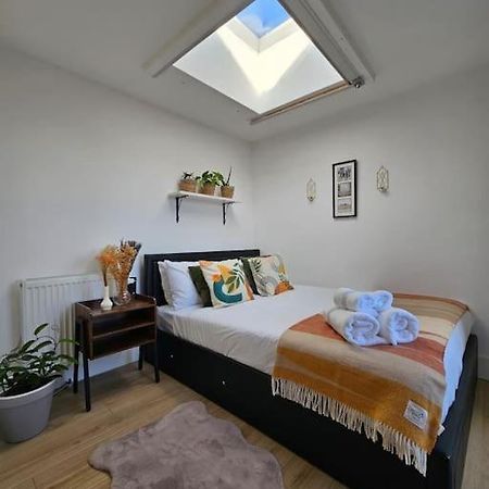 Апартаменты West Kensington Bright Flat Лондон Экстерьер фото