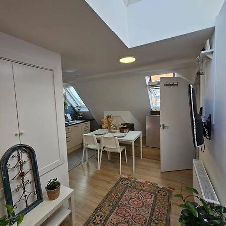 Апартаменты West Kensington Bright Flat Лондон Экстерьер фото