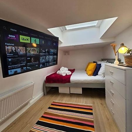 Апартаменты West Kensington Bright Flat Лондон Экстерьер фото