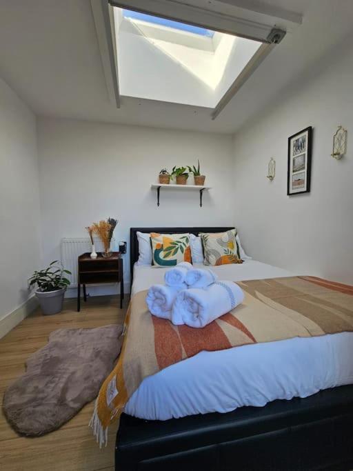 Апартаменты West Kensington Bright Flat Лондон Экстерьер фото